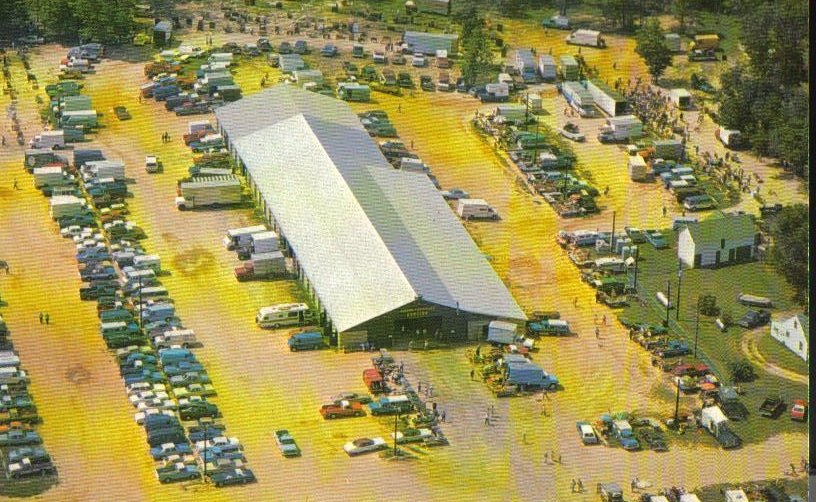 Dixons Auction Barn, Crumpton, Maryland Vintage Postcard
