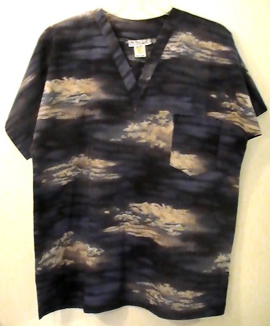 '.Scrub Top Cloudy Skies Size M.'