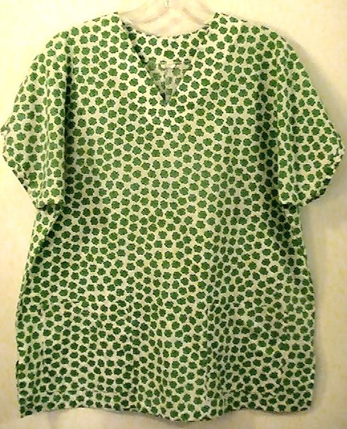 Scrub Top Happy 4 Leaf Clovers White Green Size Small Womens