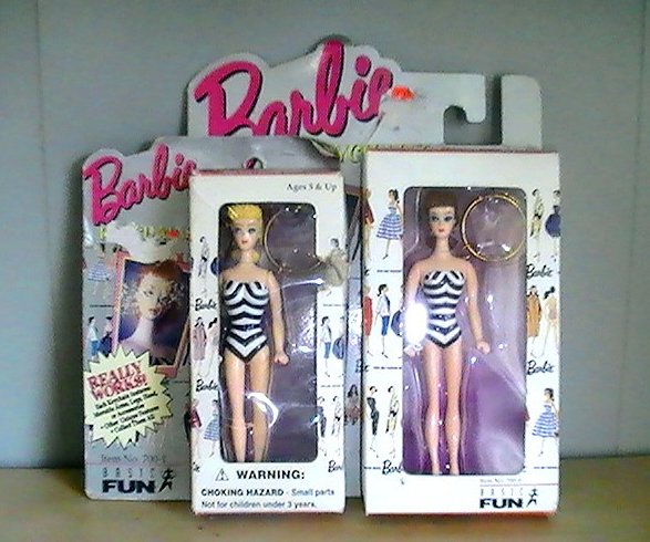 '.Barbie Doll Key Ring Vintage.'