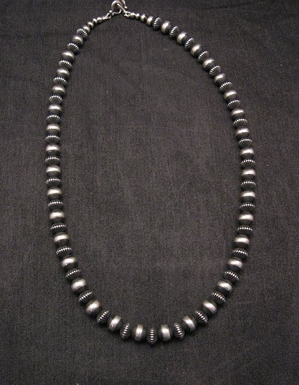 Image 1 of Native American Fluted Bead Navajo Pearls Sterling Silver Necklace 20-inch 