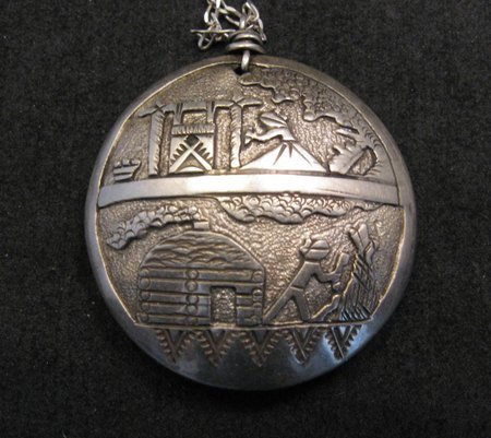 Image 0 of Navajo Native American Storyteller Hollow Silver Pendant w/chain - Dead Pawn