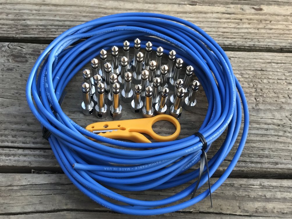 Image 0 of LAVA Cable Solder-Free Pedalboard Kit XXL - 30ft, 30 Right Angle Plugs BLUE